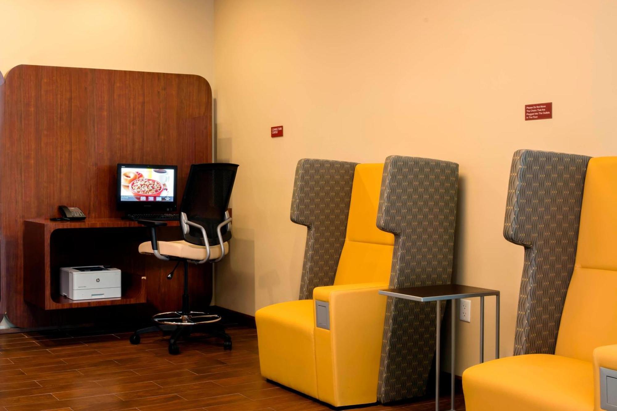 Towneplace Suites Orlando At Flamingo Crossings Town Center/Western Entrance Bay Lake Екстер'єр фото
